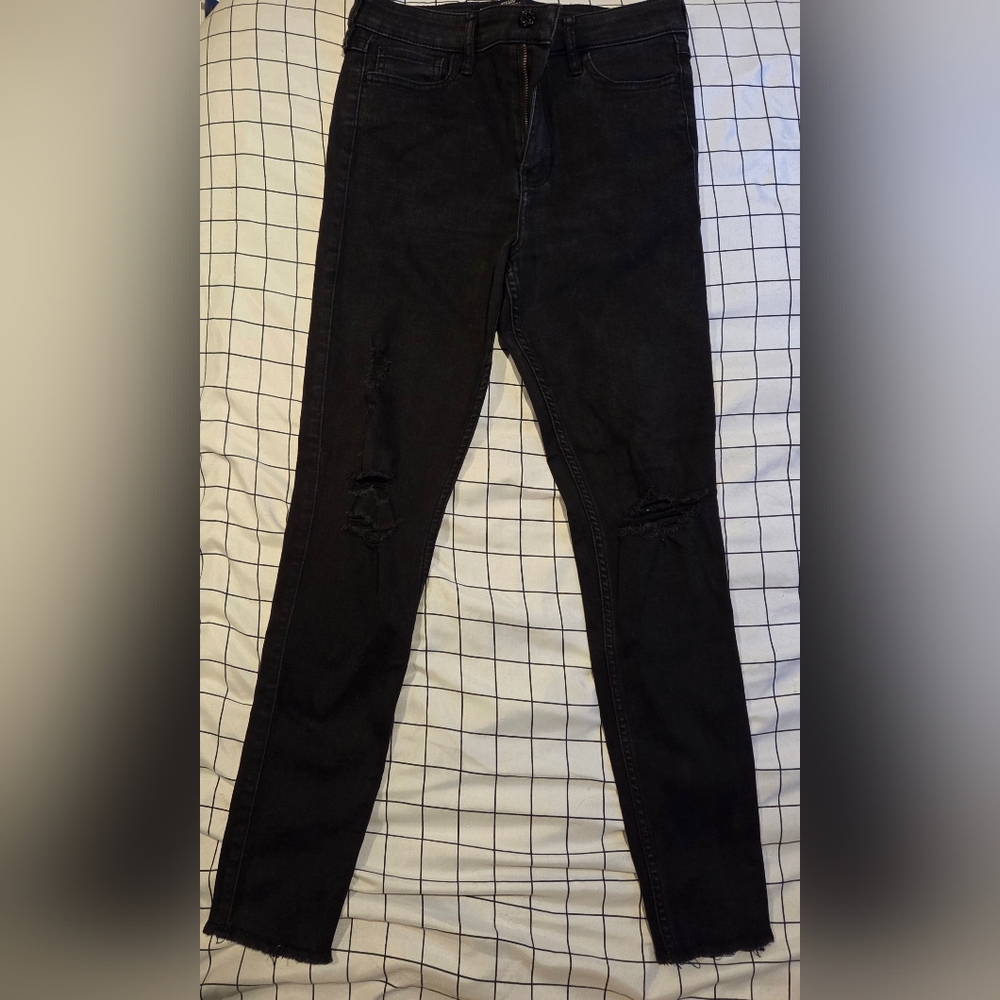 Hollister Crop Highrise Black Skinny Jeans. Size 7. W28.